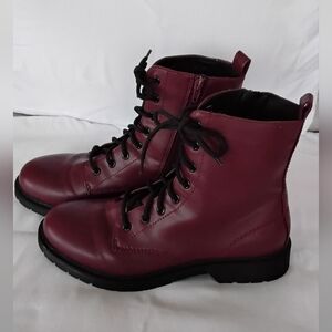 Time and Tru Womens Maroon Lug Boots
